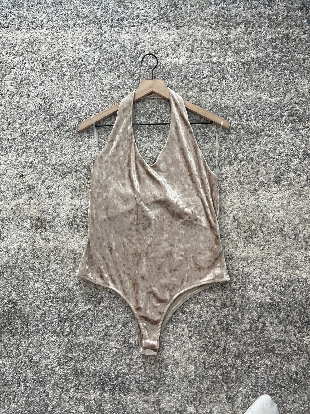 LA Hearts PacSun Velvet Sleeve V-Neck Halter Bodysuit Nude - Size Large Women